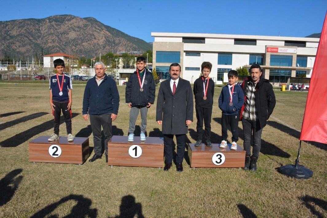 K&ouml;yceğiz&rsquo;de Atat&uuml;rk yol koşusu yapıldı
