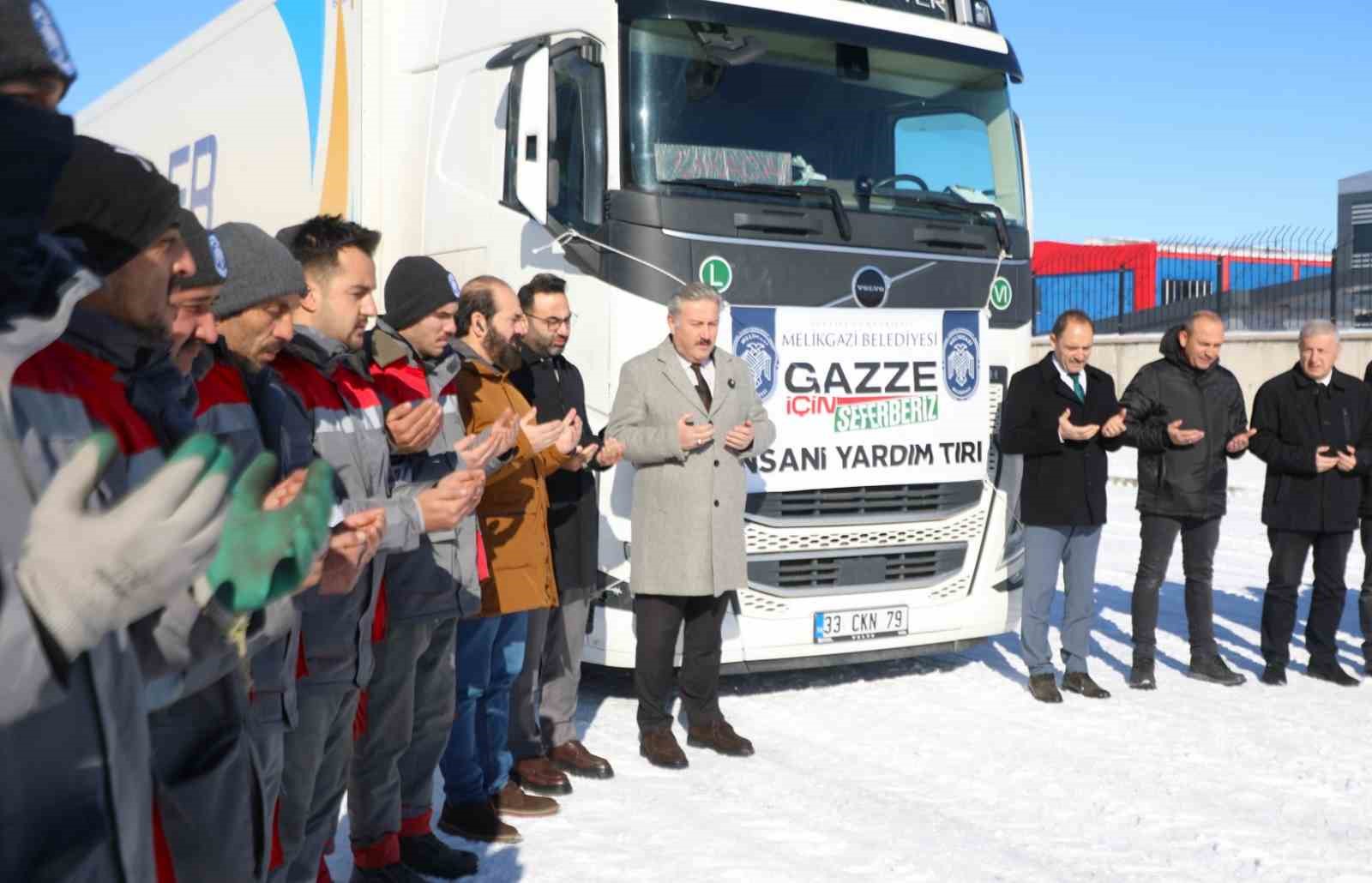 Melikgazi&rsquo;nin yardım tırı dualarla Gazze&rsquo;ye uğurlandı
