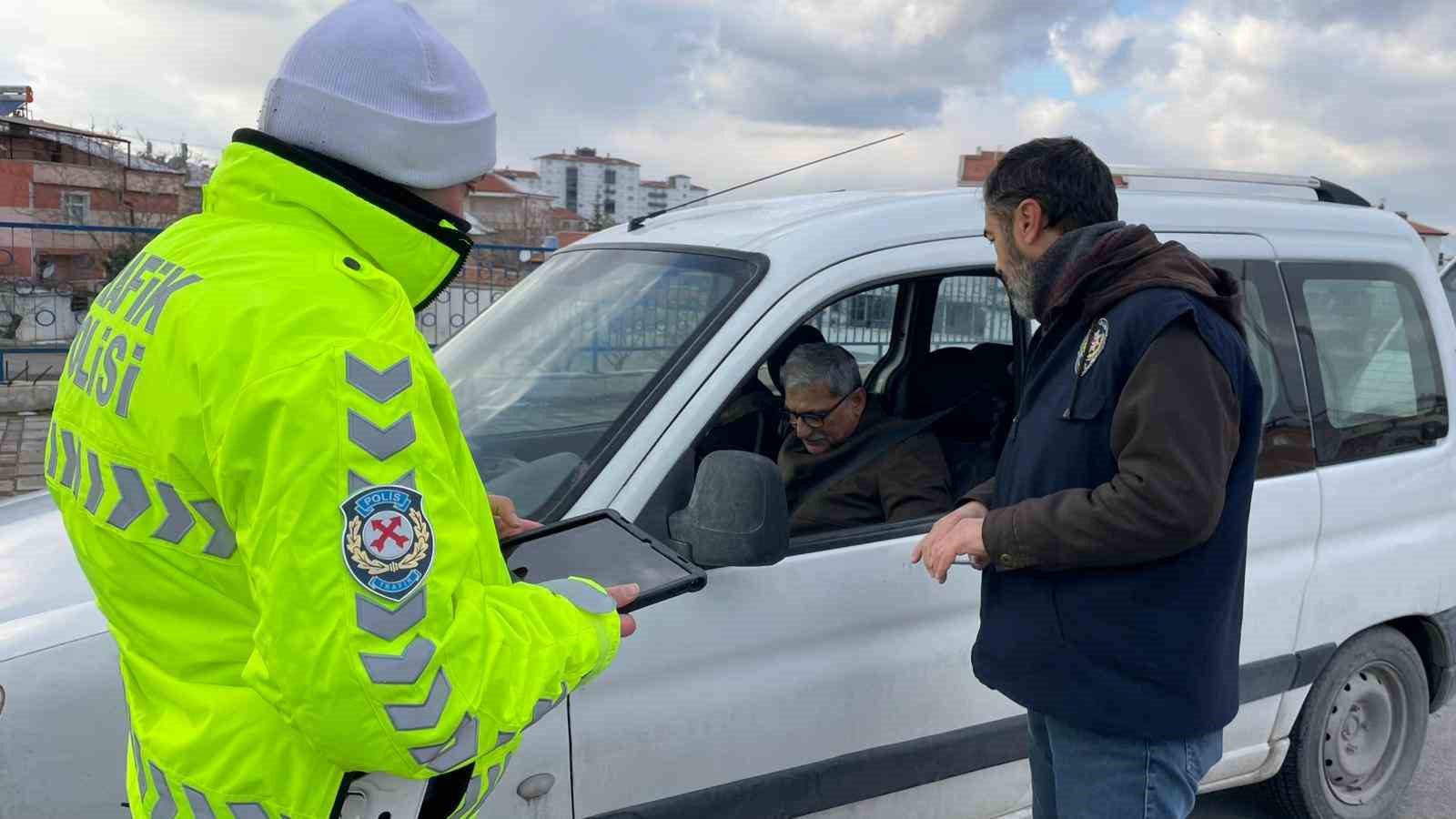 Karaman polisi yılbaşı &ouml;ncesi denetimlerini arttırdı
