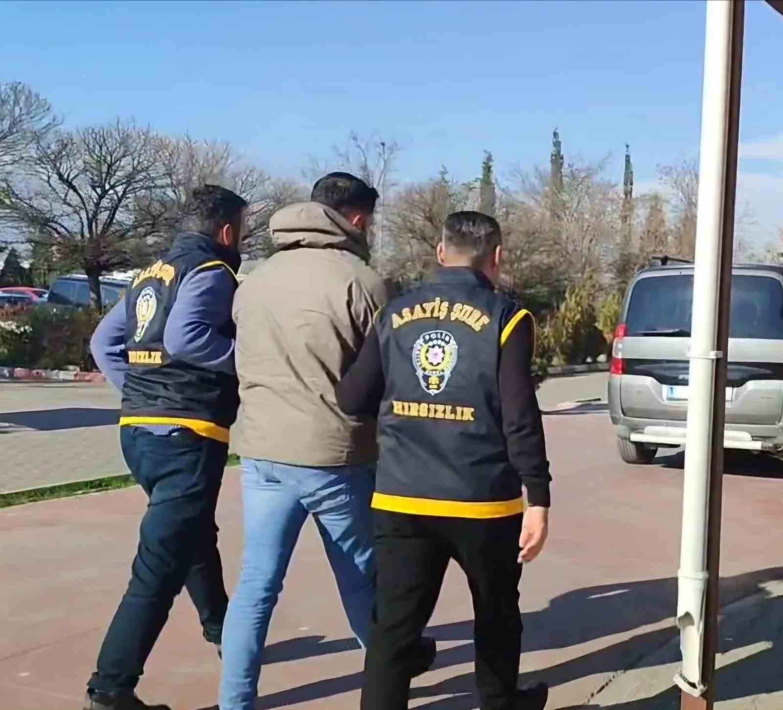 Manisa&rsquo;da iş yeri hırsızlığına 5 tutuklama
