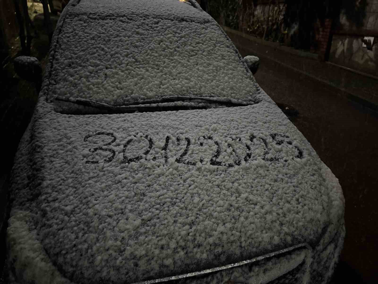 İstanbul’da kar yağışı başladı