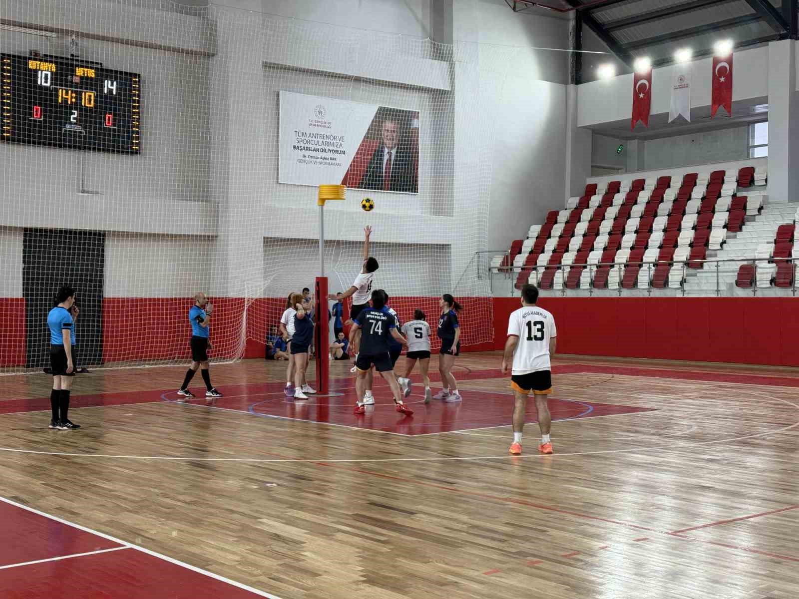 T&uuml;rkiye Korfbol S&uuml;per Ligi m&uuml;sabakaları K&uuml;tahya&rsquo;da başladı
