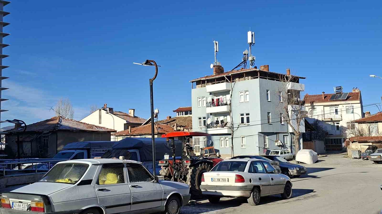 Hisarcık&rsquo;ta mahalle sakinlerinden baz istasyonuna tepki
