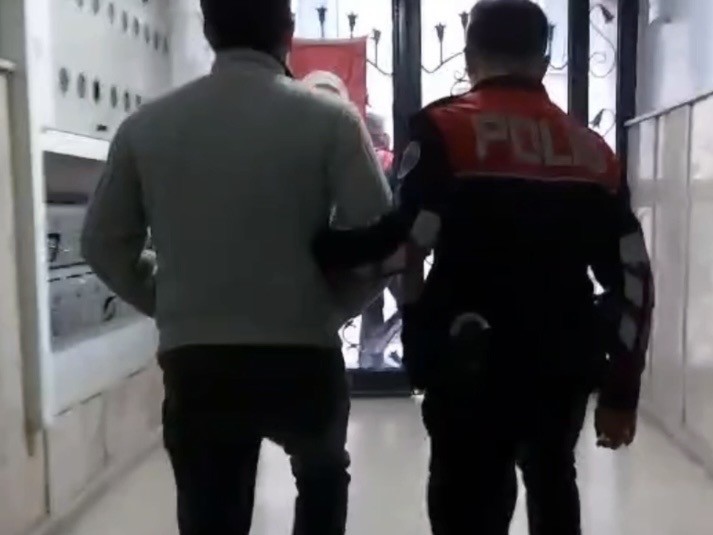 İzmir’de 143 aranan şahıs yakalandı