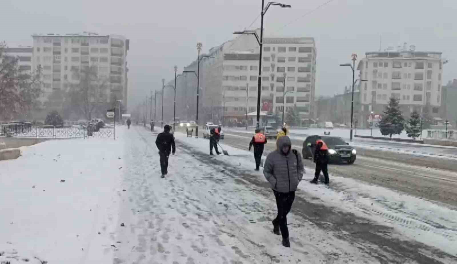 Sivas için sarı kod uyarısı yapılmıştı, beklenen kar yağışı başladı