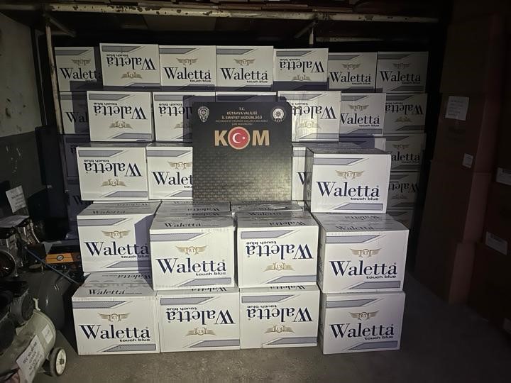 Kütahya’da bir araçta 5 milyon 190 bin boş makaron ele geçirildi