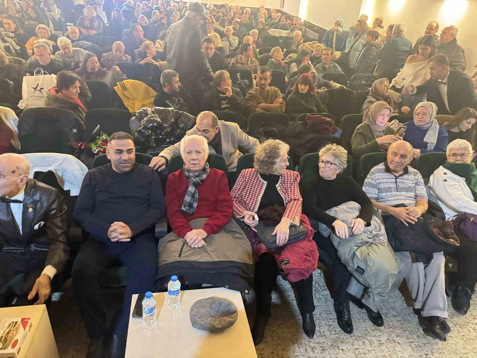 Eskişehir&rsquo;de T&uuml;rk Sanat M&uuml;ziği konseri yoğun ilgi g&ouml;rd&uuml;
