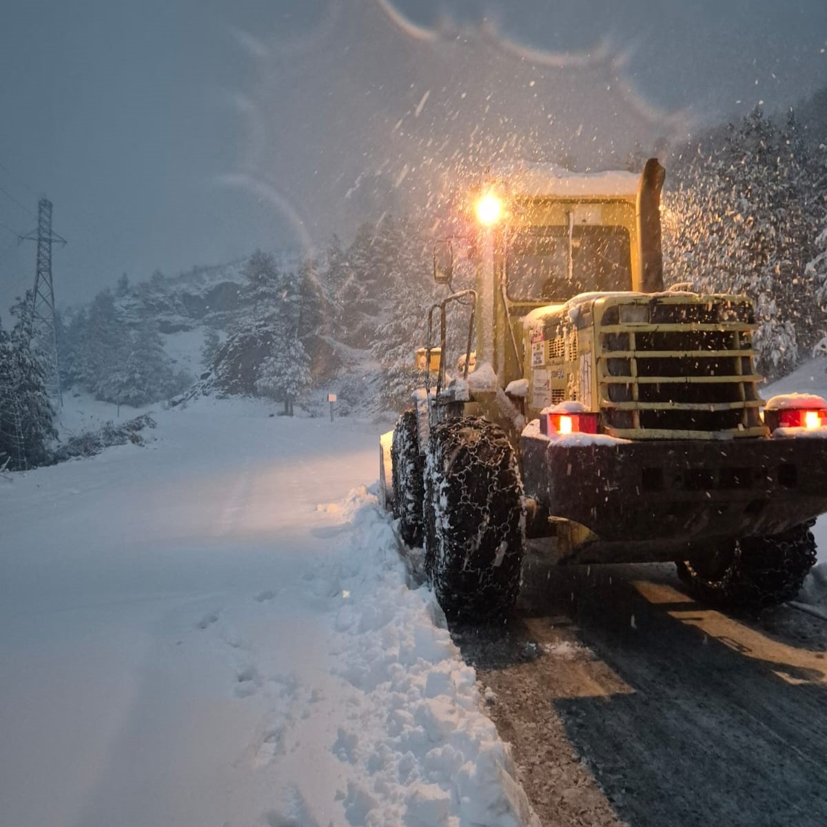 Kahramanmaraş&rsquo;ta belediye ekiplerinin kar mesaisi
