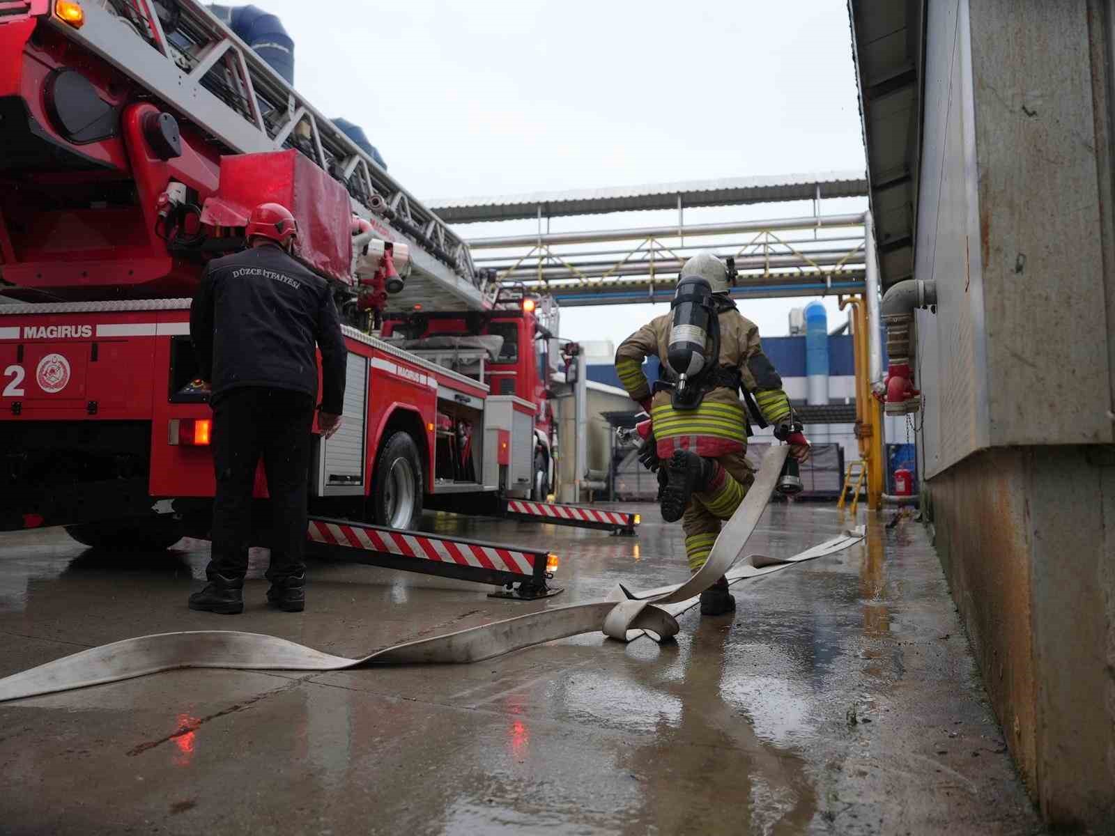 Düzce itfaiyesi 700 yangına müdahale etti