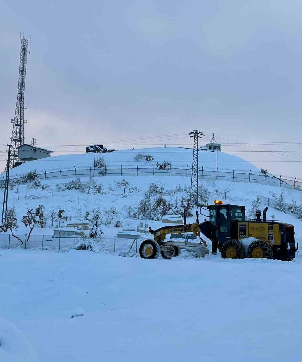 Bing&ouml;l&rsquo;de yoğun kar yağışı: 100 k&ouml;y yolu kapalı
