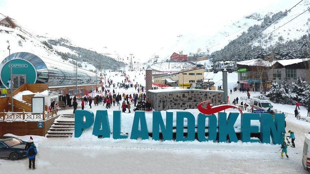 Palandöken’de kar kalınlığı 2 metreyi aştı