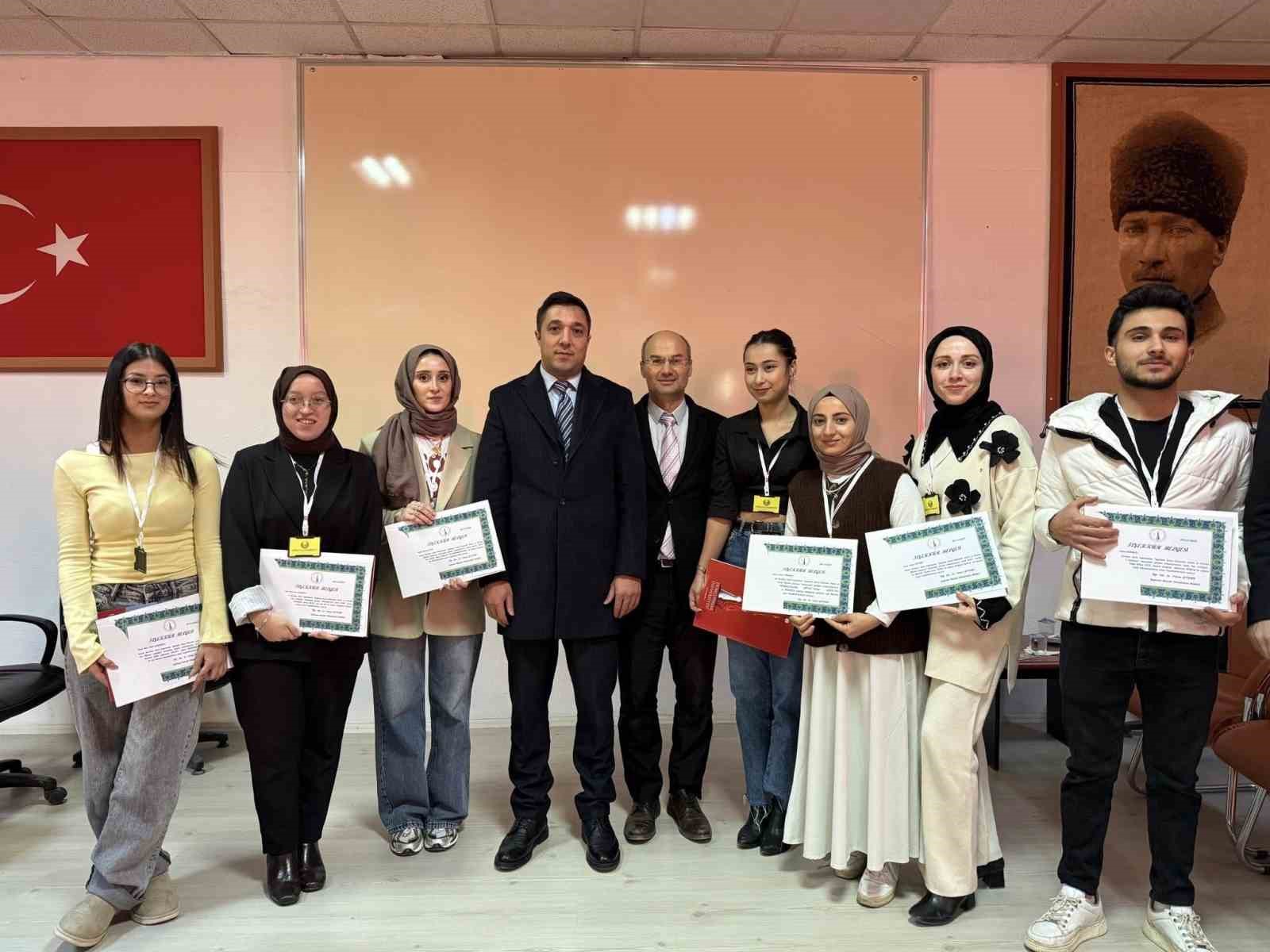 Şaphane MYO&rsquo;da "Sosyo-Ekonomik Analiz ve Politika Geliştirme &Ouml;ğrenci &Ccedil;alıştayı" başlıklı etkinlik
