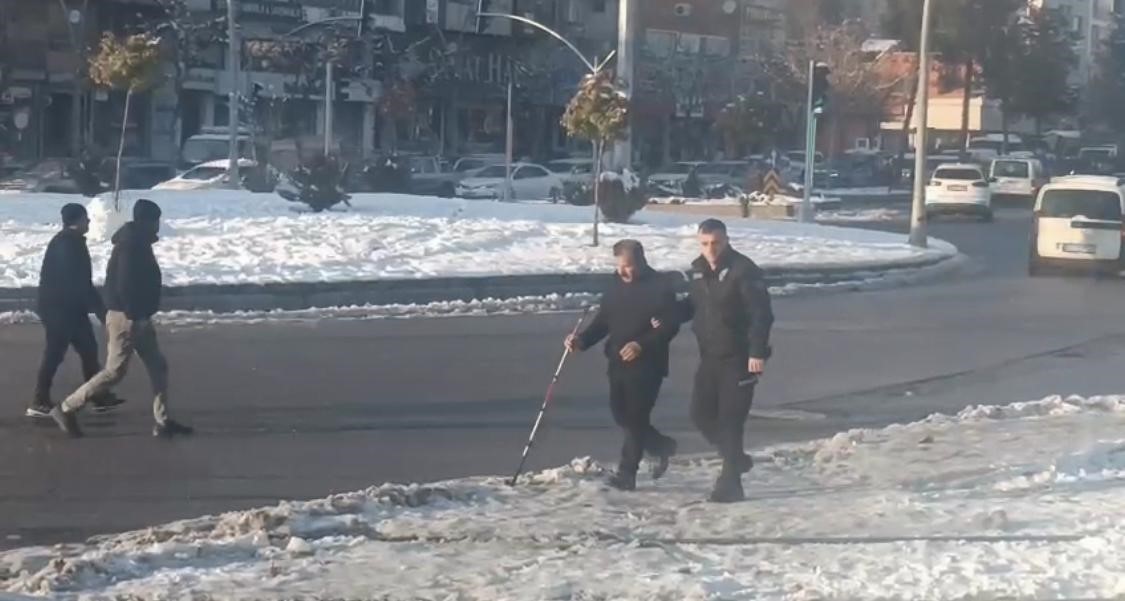 Batman polisinden örnek davranış