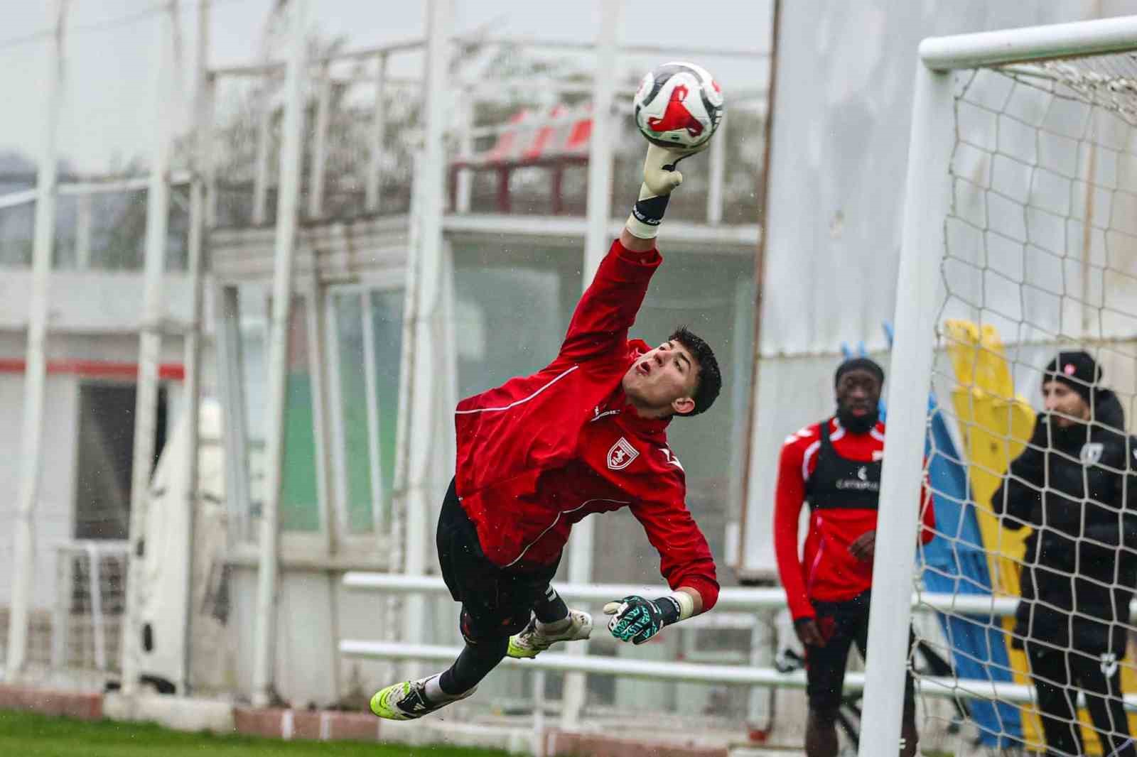 Samsunspor, Fenerbah&ccedil;e ma&ccedil;ı hazırlıklarına başladı
