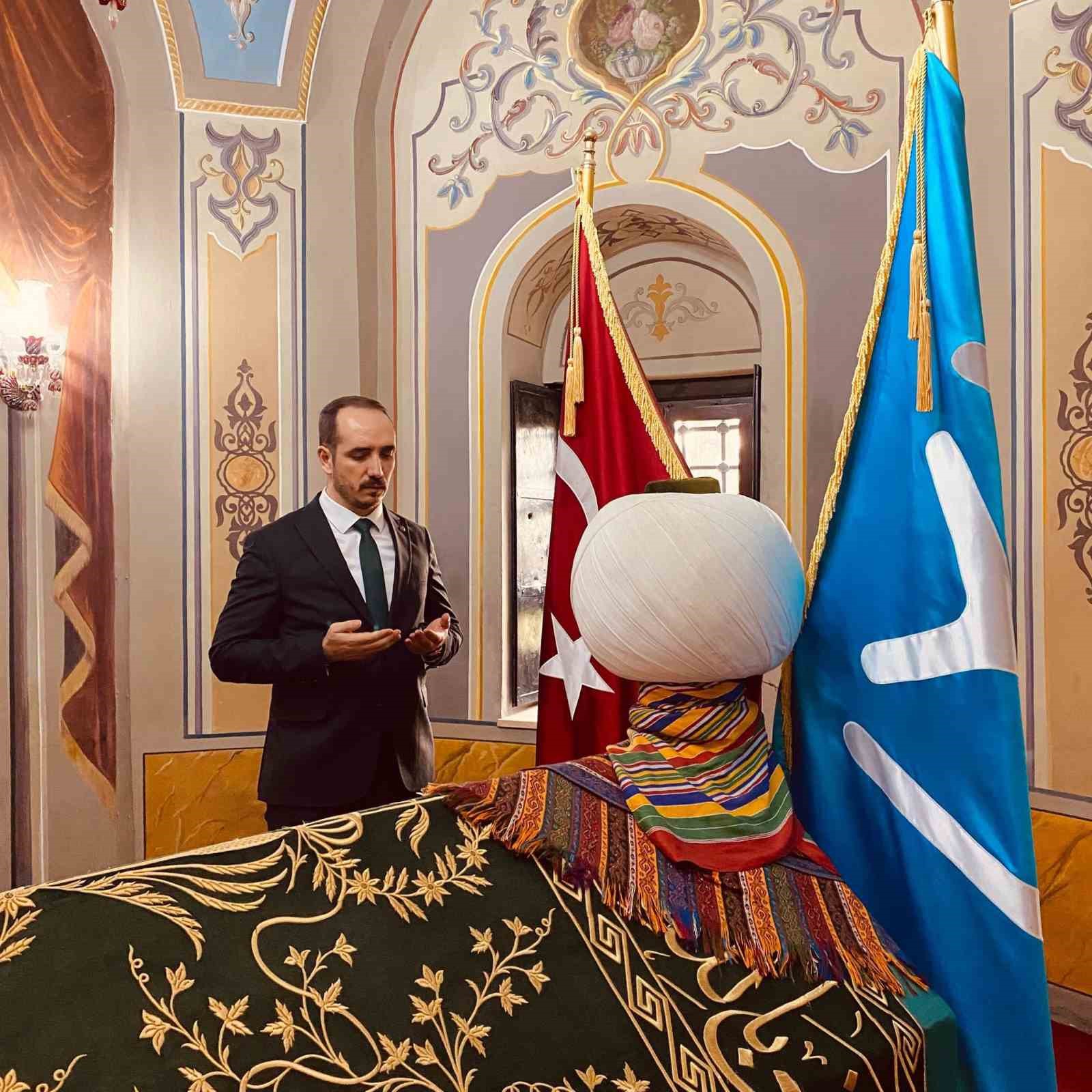 İl M&uuml;d&uuml;r&uuml; Bozkurt&rsquo;dan Ertuğrulgazi ve Şeyh Edebali t&uuml;rbelerine ziyaret
