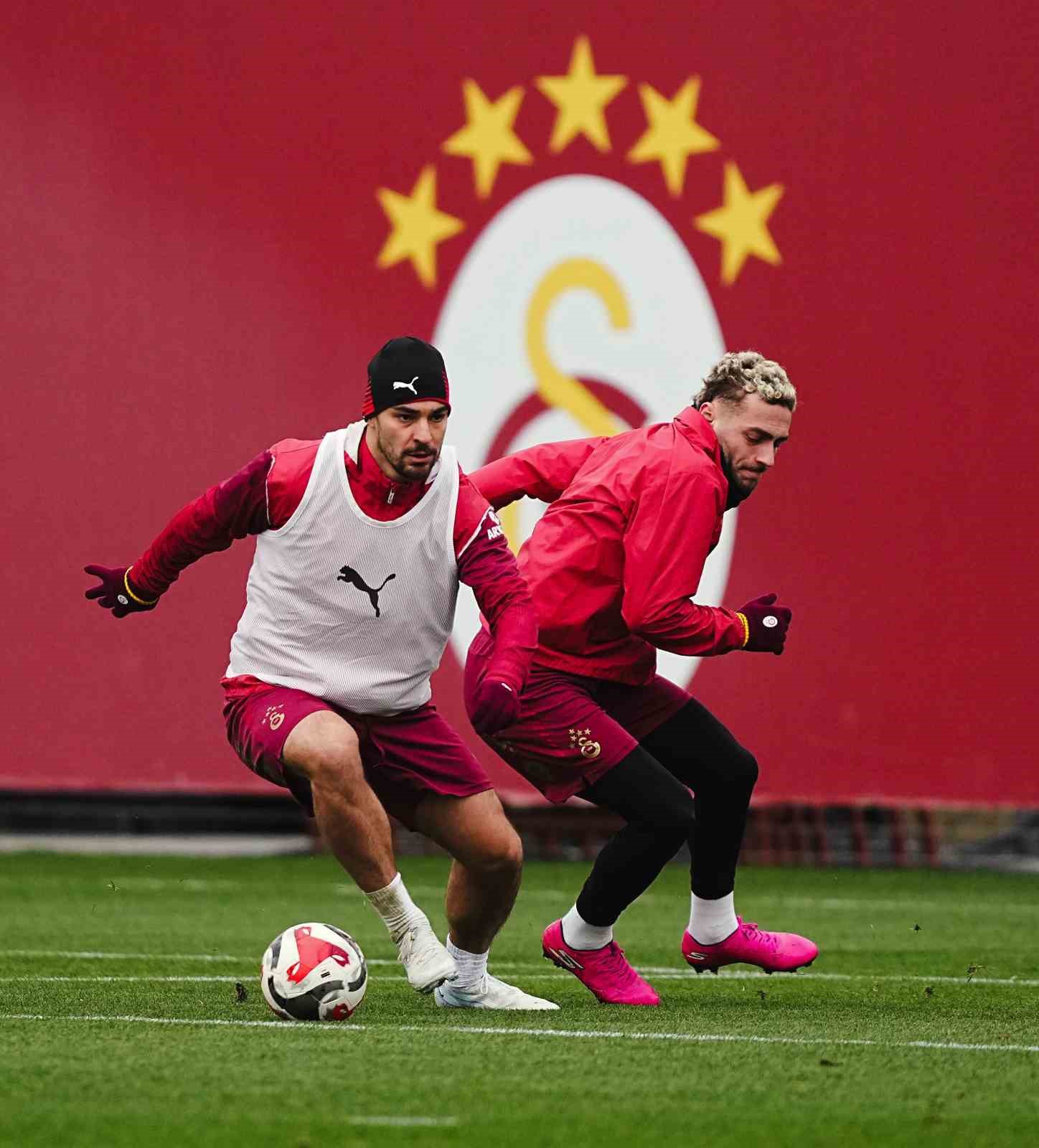 Galatasaray, Trabzonspor ma&ccedil;ı hazırlıklarına devam etti
