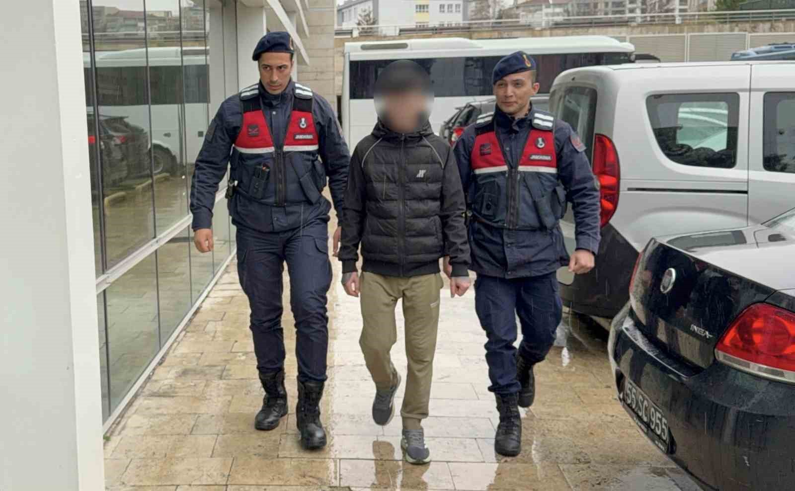 Samsun&rsquo;da uyuşturucu hapla yakalanan 17 yaşındaki &ccedil;ocuk tutuklandı
