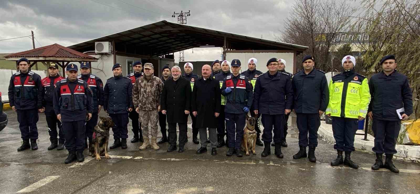 &Ccedil;orum&rsquo;da yılbaşı mesaisi: Bin 271 g&uuml;venlik personeli sahada
