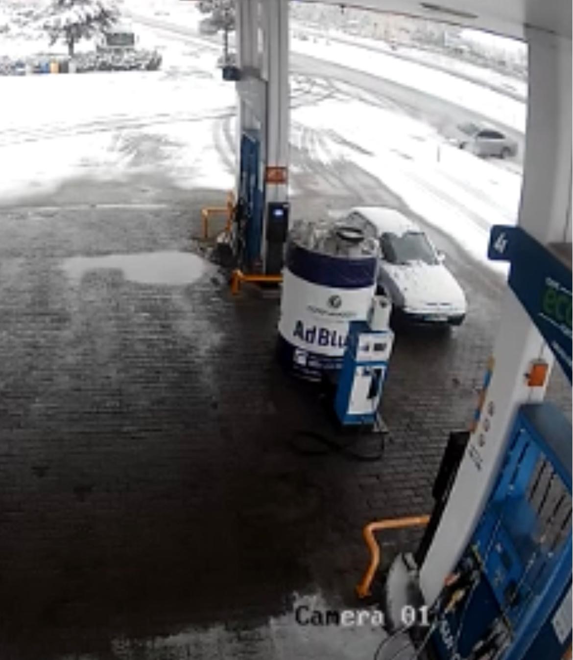 Nevşehir’de kontrolden çıkan otomobil takla attı: Kaza anı kamerada
