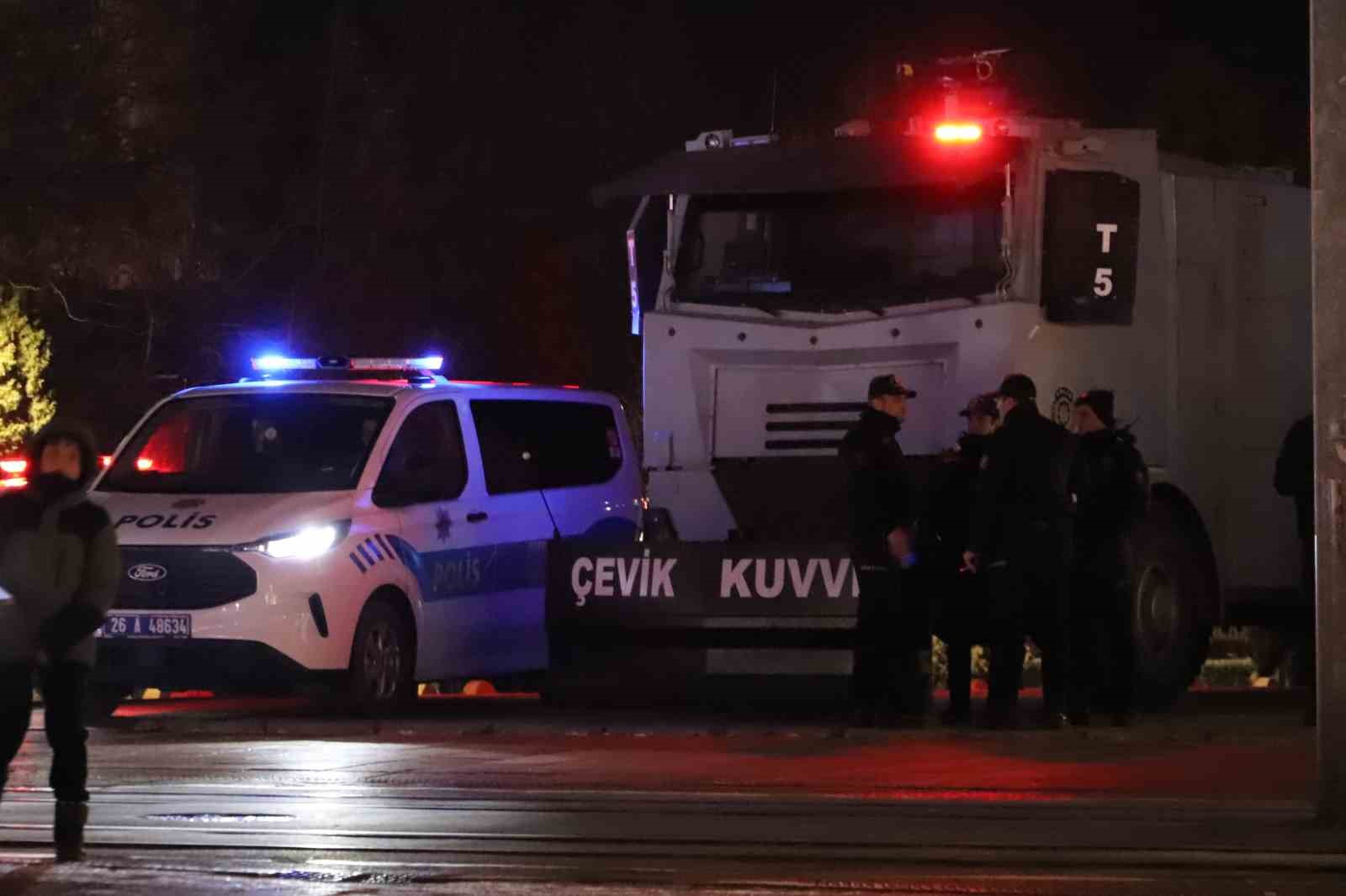 Emniyet güçleri huzurlu ve güvenli yılbaşı için denetimlerini arttırdı