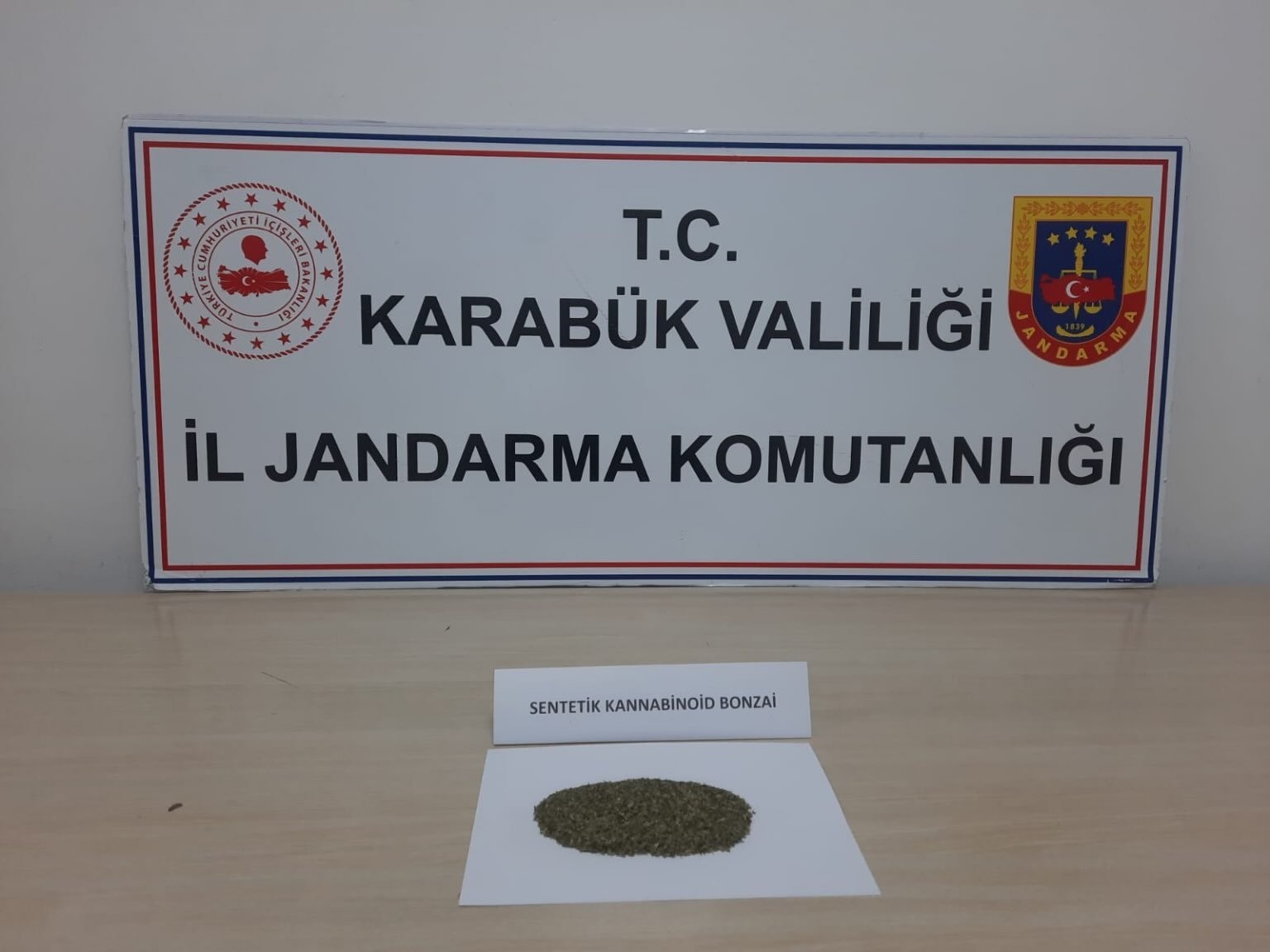 Karab&uuml;k&rsquo;te uyuşturucu operasyonu: 2 g&ouml;zaltı
