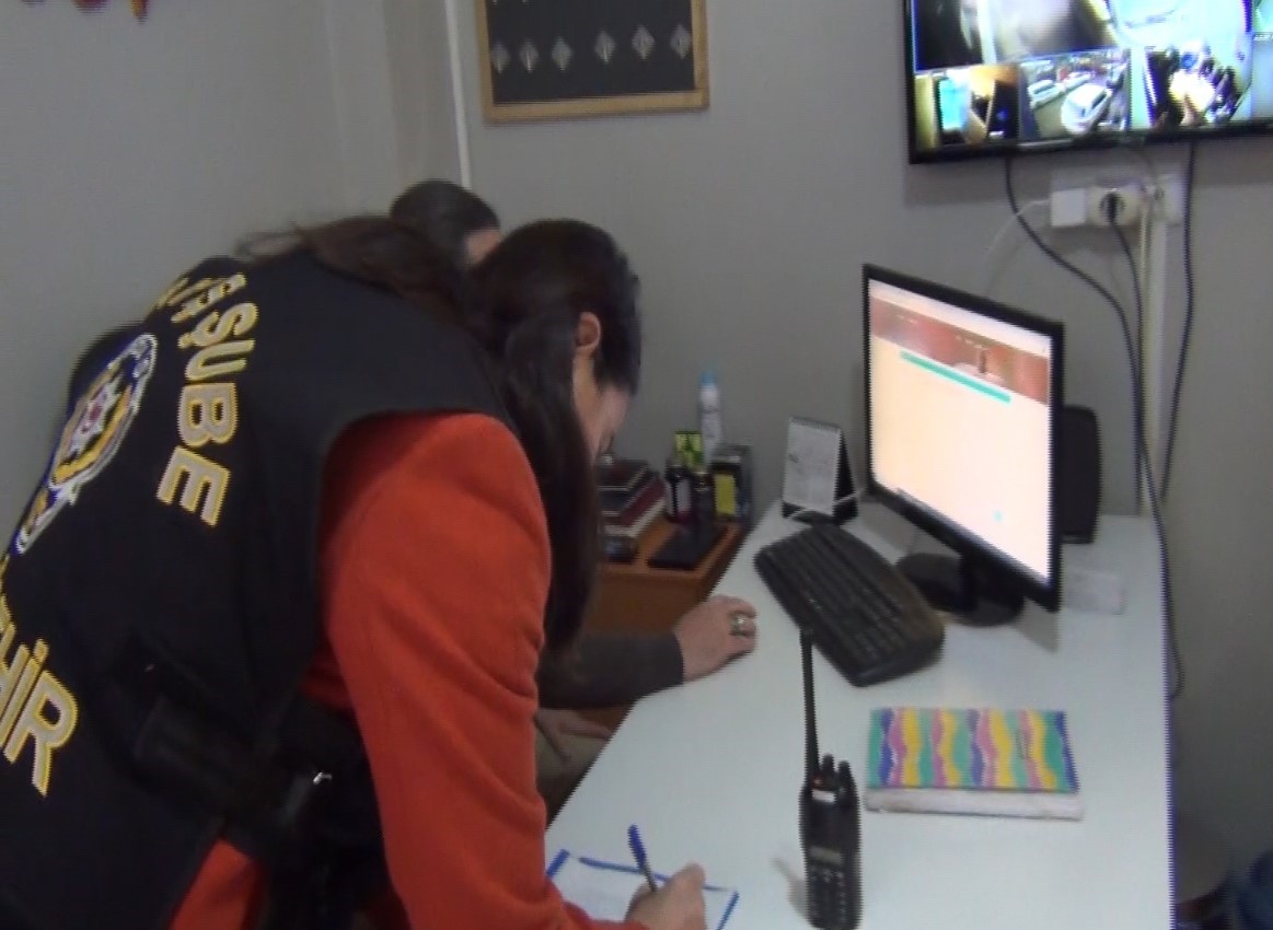 Polisten g&uuml;n&uuml;birlik kiralanan evlere denetim
