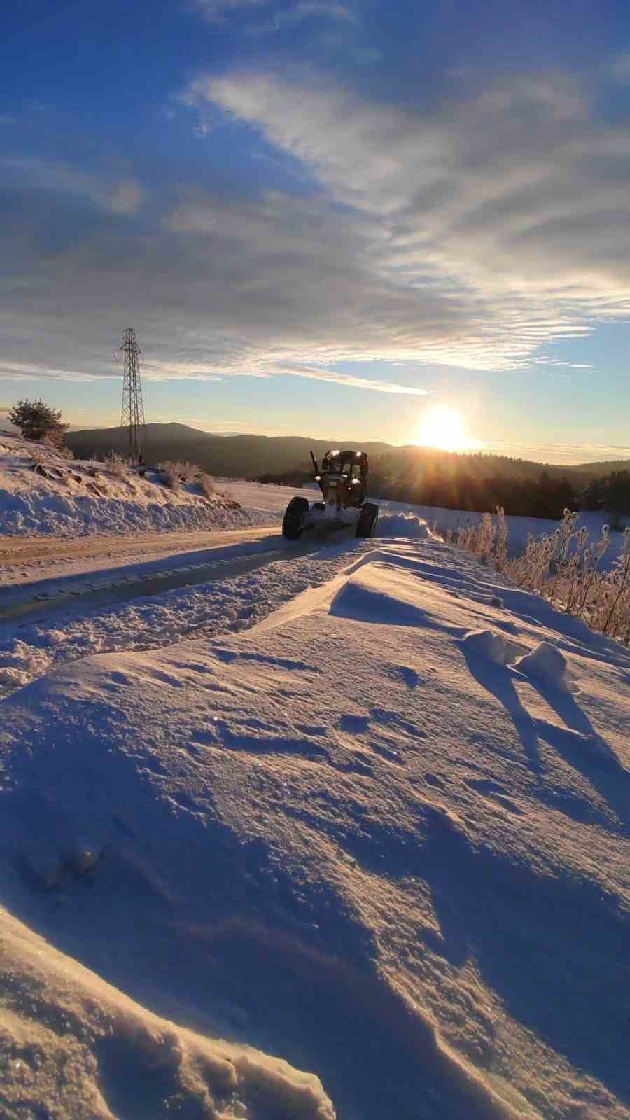Vali Yavuz&rsquo;dan don ve buzlanma uyarısı: "Bu gece en soğuk geceyi yaşayacağız"
