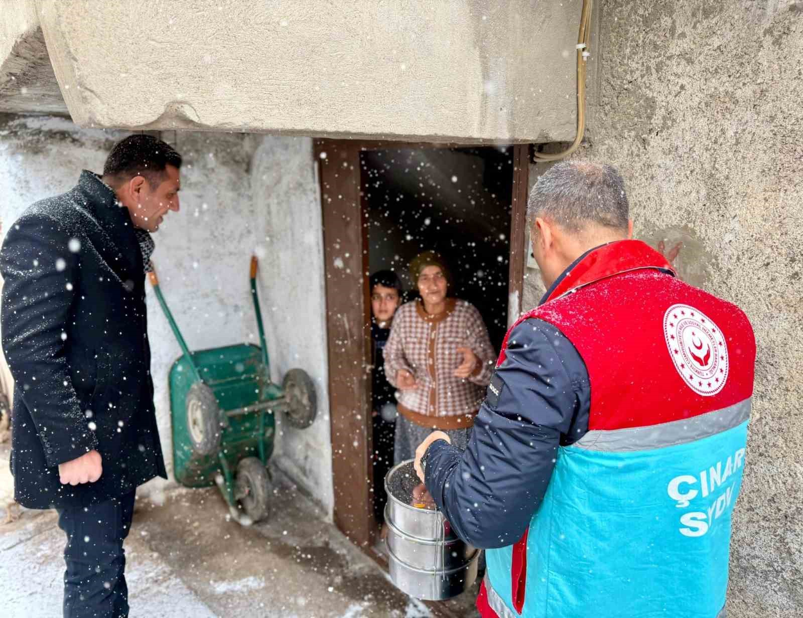 &Ccedil;ınar Kaymakamlığından &ouml;rnek davranış
