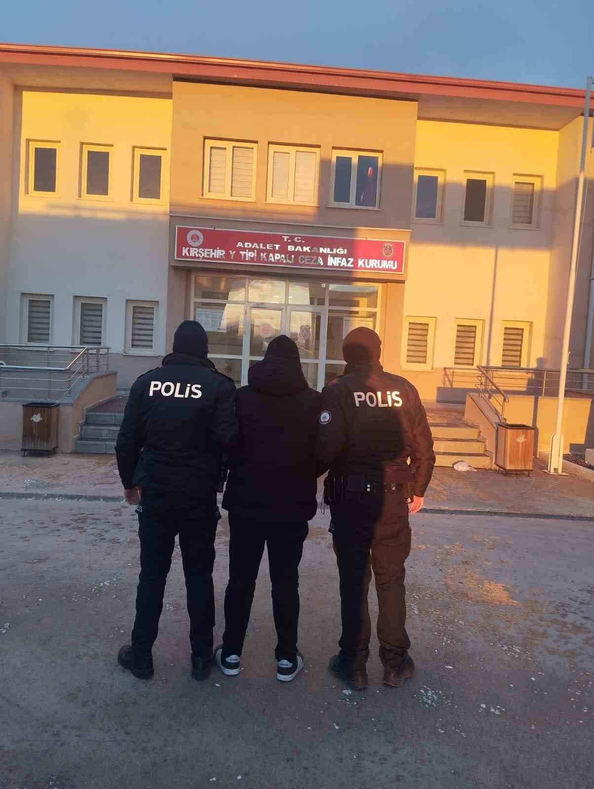 Sahte altın satmaya çalıştı polise yakalandı