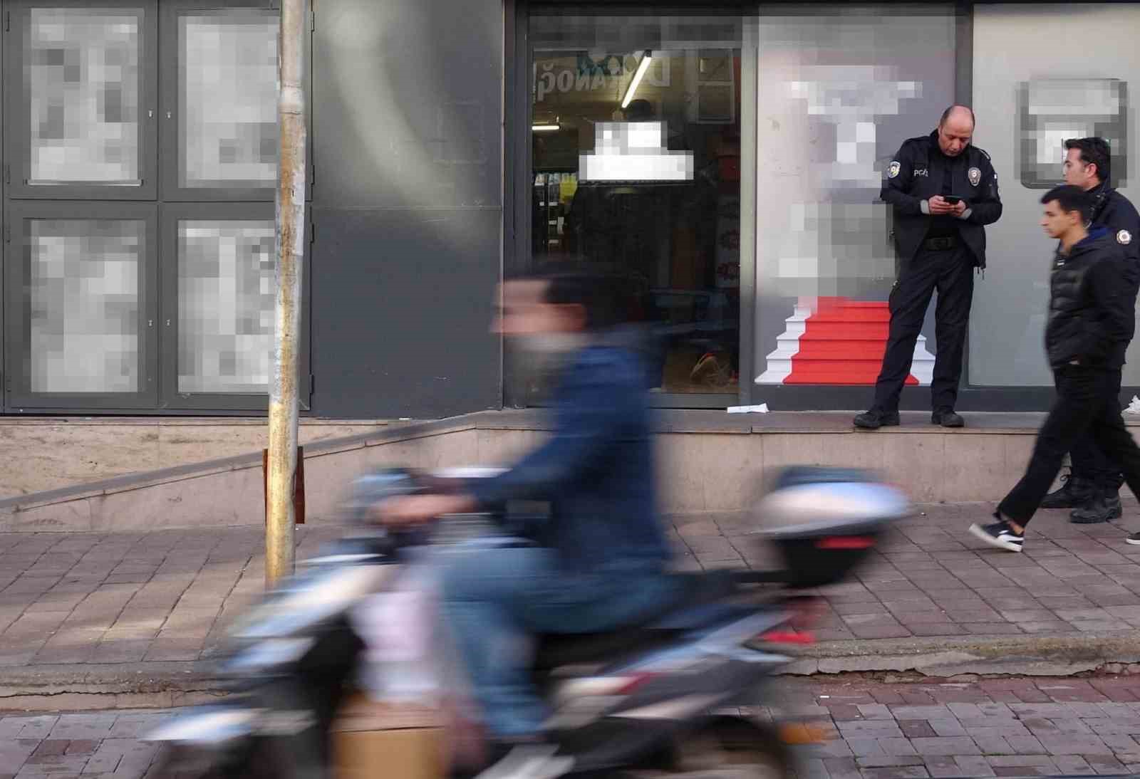 Hırsızlık için girdiği markette 3 çalışanı bıçakla yaraladı