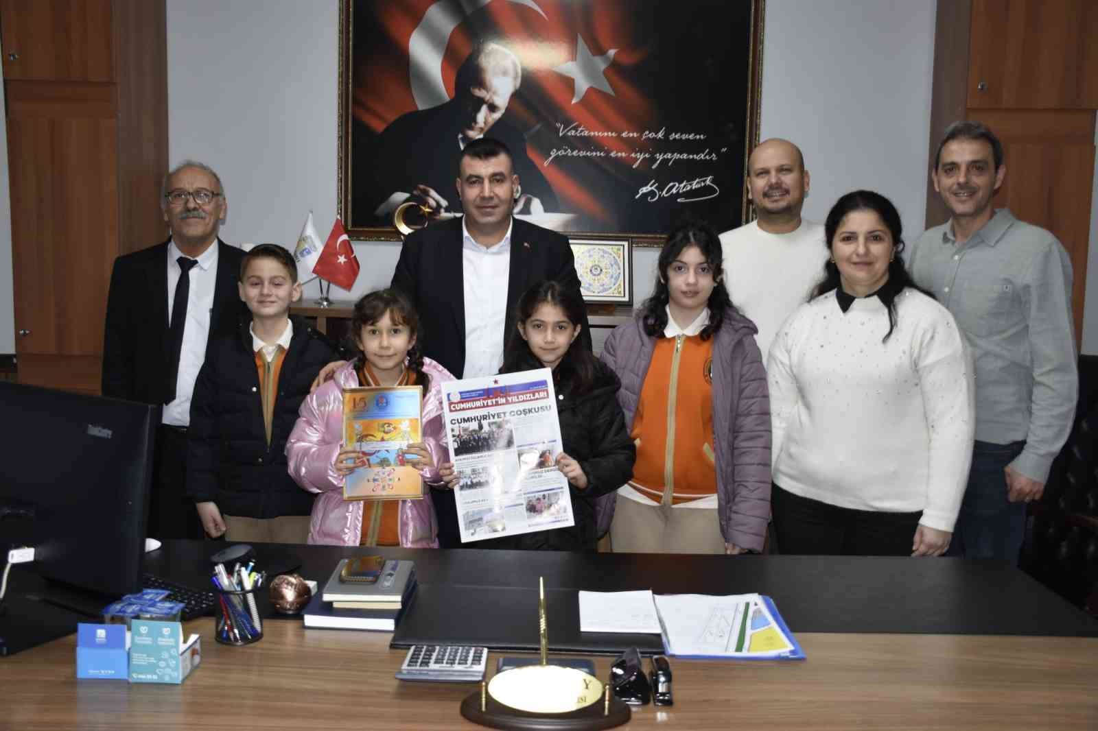 Karacabey Belediyesi, &ouml;ğrencilerin yanında
