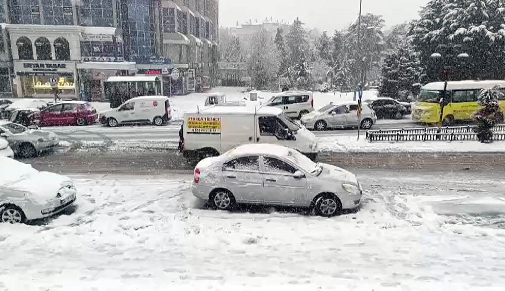 Develi’de kar yağışı etkili oldu
