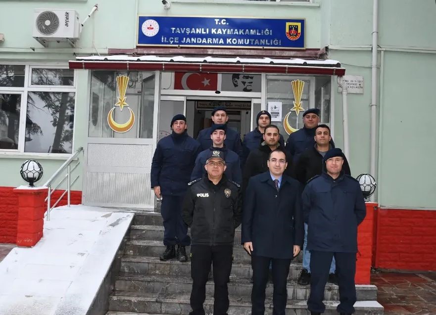 Kaymakam &Ouml;zdemir&rsquo;den emniyet ve jandarmaya g&uuml;venlik ziyareti
