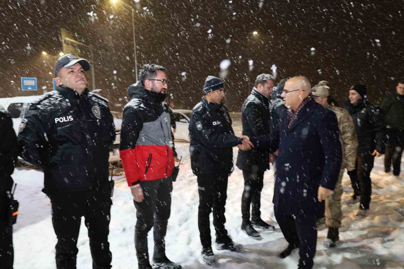 Ağrı Valisi Koç’tan yılın son gününde kurum ziyaretleri