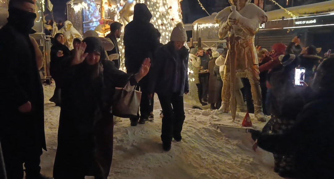 Uludağ&rsquo;da yılbaşı kutlamasına damga vuran g&ouml;r&uuml;nt&uuml;
