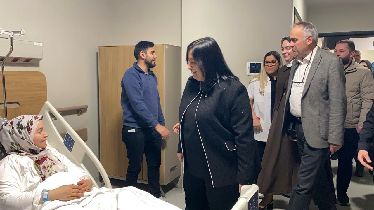 Bursa&rsquo;da 2026&rsquo;nın ilk bebeği Şehir Hastanesi&rsquo;nde d&uuml;nyaya g&ouml;zlerini a&ccedil;tı
