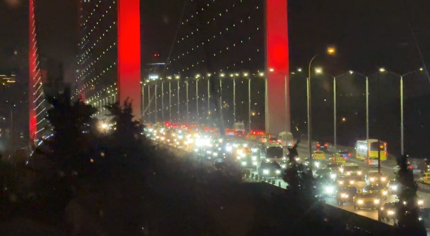 Yeni yılda Ortak&ouml;y&rsquo;de kar yağışı başladı
