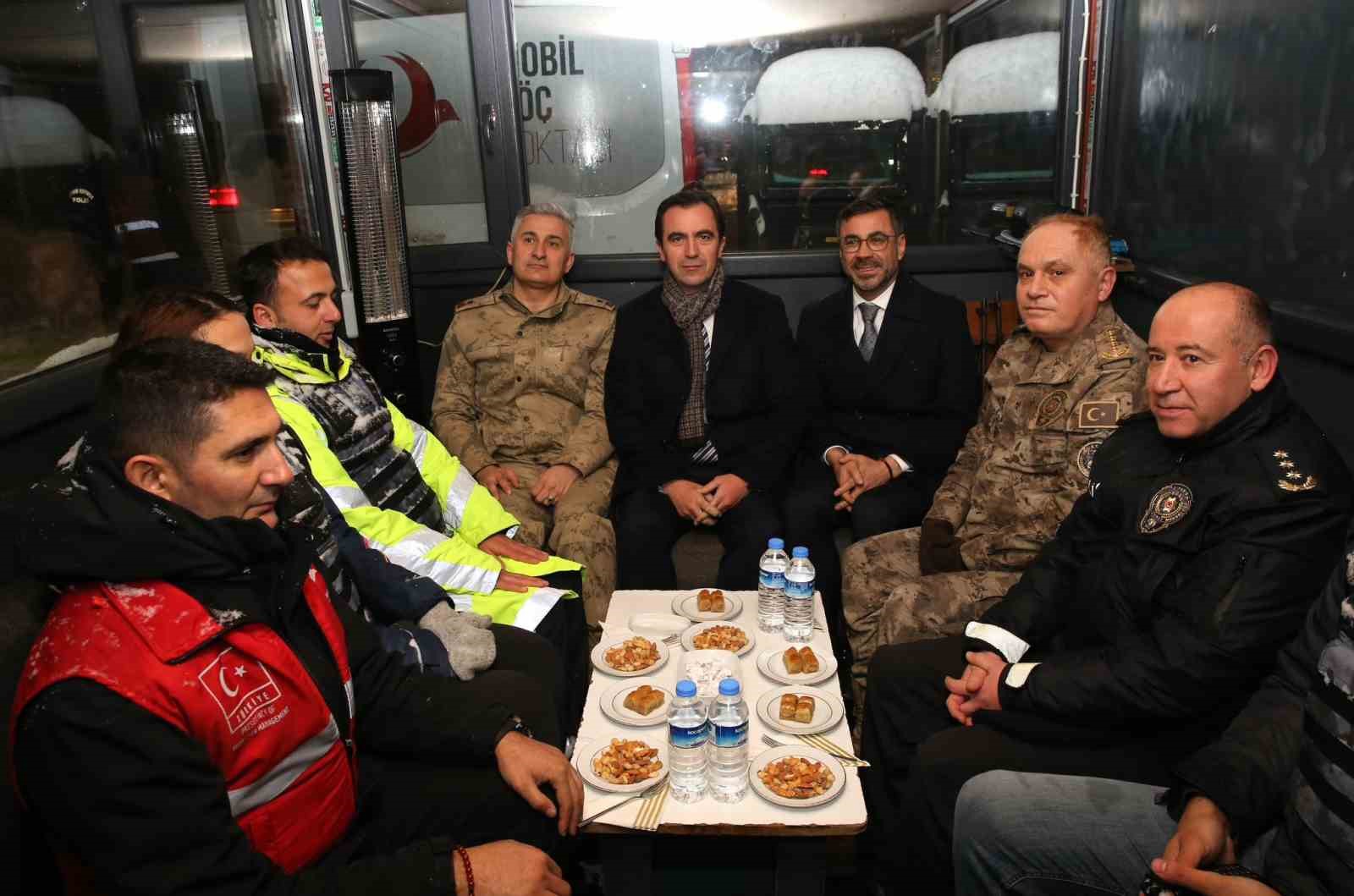 Vali Karakaya’dan yeni yıl ziyaretleri