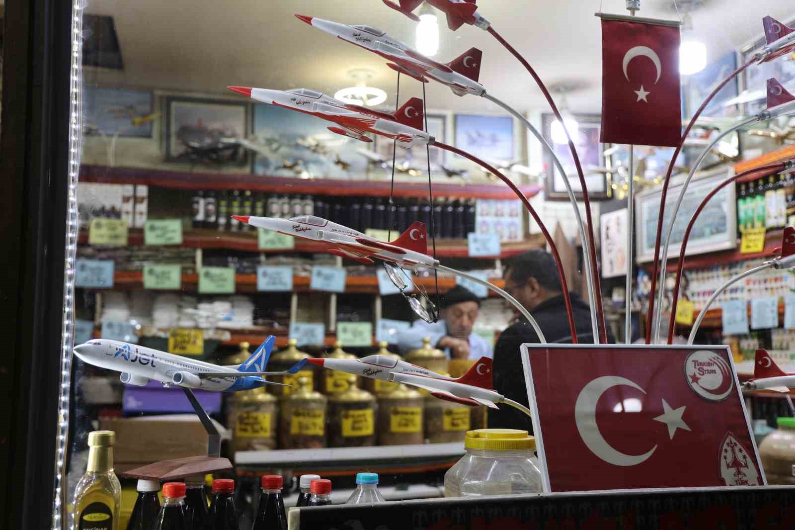 60 yıllık tutkuya A Jet&rsquo;ten anlamlı jest
