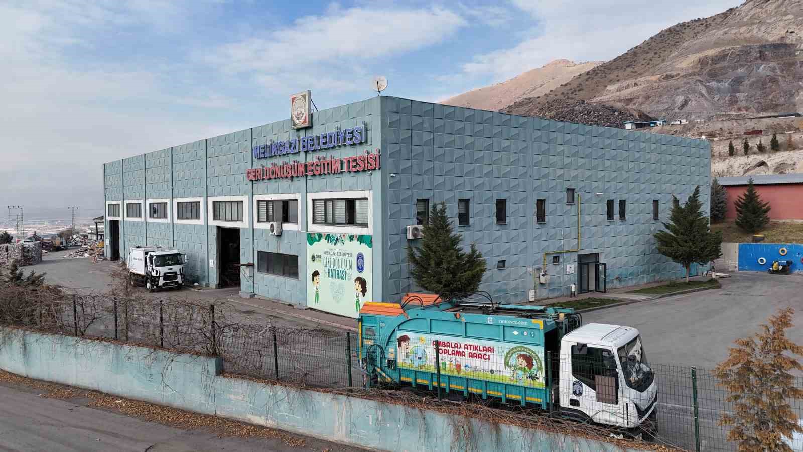 Melikgazi’de yıllık 9 bin ton atık geri dönüşümle ekonomiye kazandırılıyor