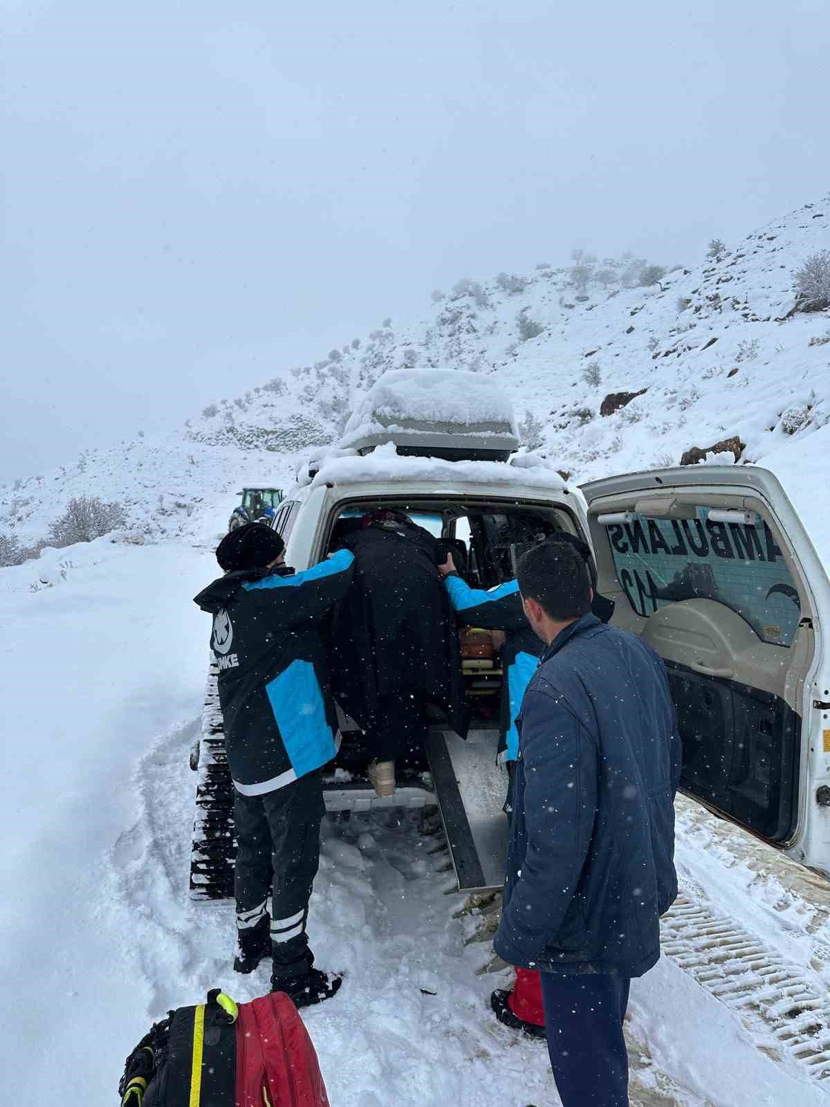 Batman&rsquo;da kar esareti: 96 noktada mahsur kalma olayı yaşandı
