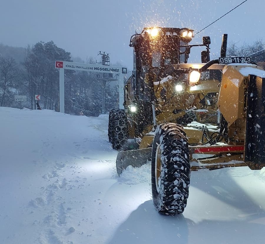 Osmangazi Belediyesi’nden karla mücadelede kesintisiz mesai