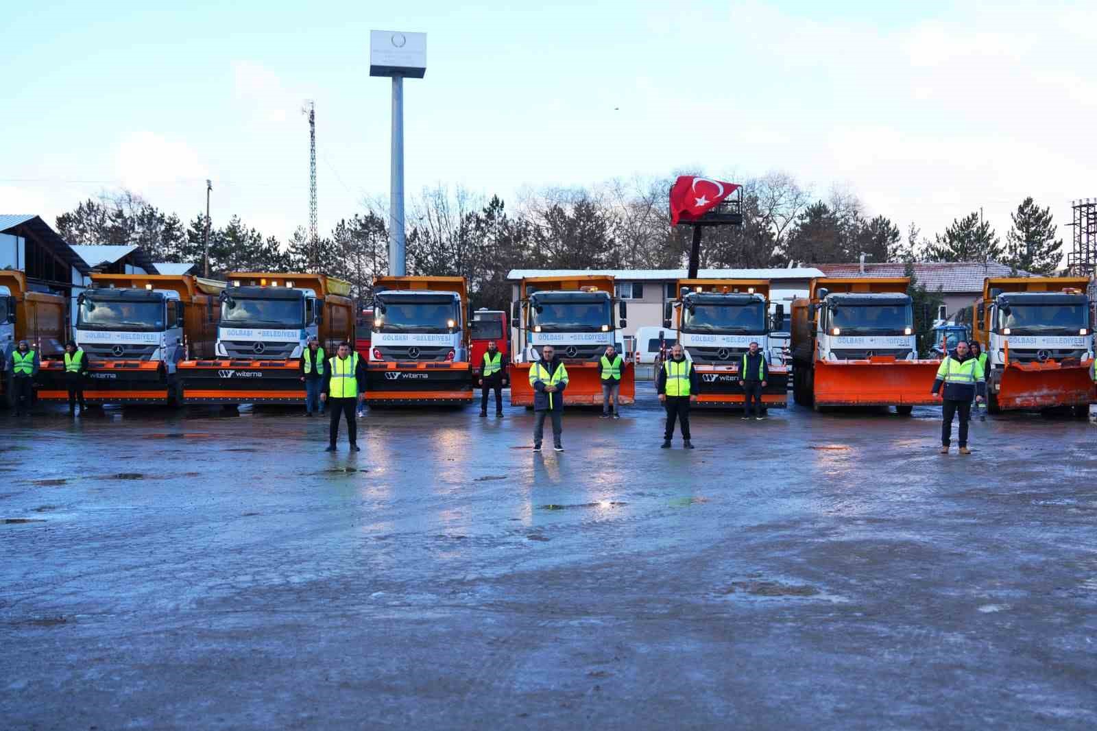 G&ouml;lbaşı Belediyesi, karla m&uuml;cadeleye hazır
