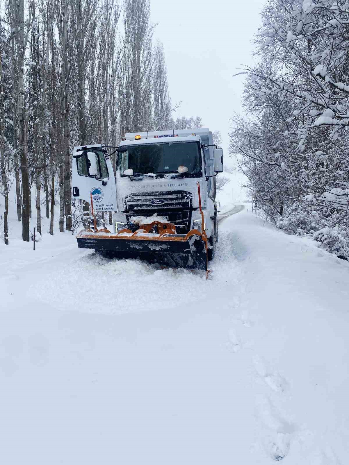 Kayseri&rsquo;de 137 mahalle yolu kapalı
