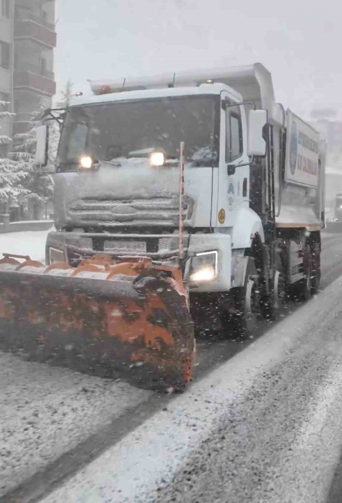 Başkan B&uuml;y&uuml;kkılı&ccedil;: "El vicdan"
