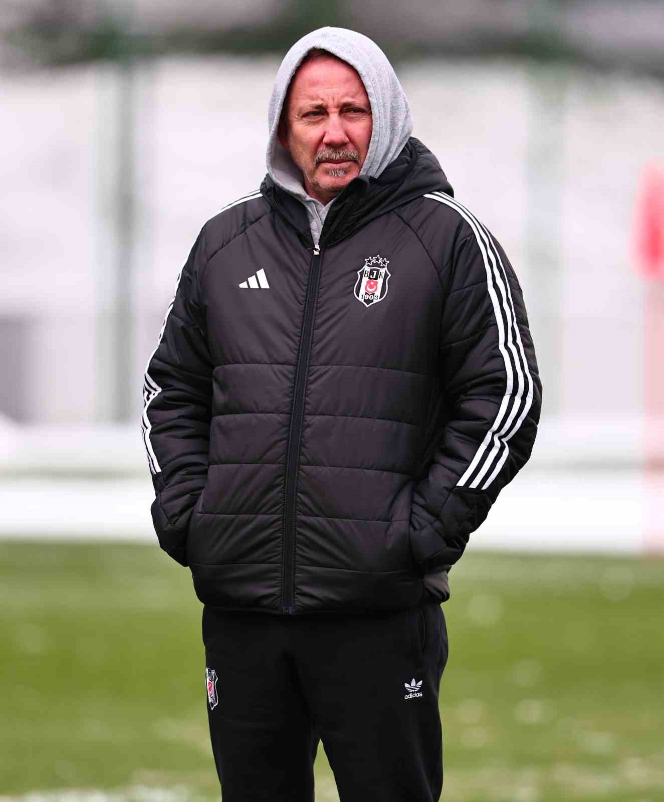 Beşiktaş, devre arası &ccedil;alışmalarına başladı
