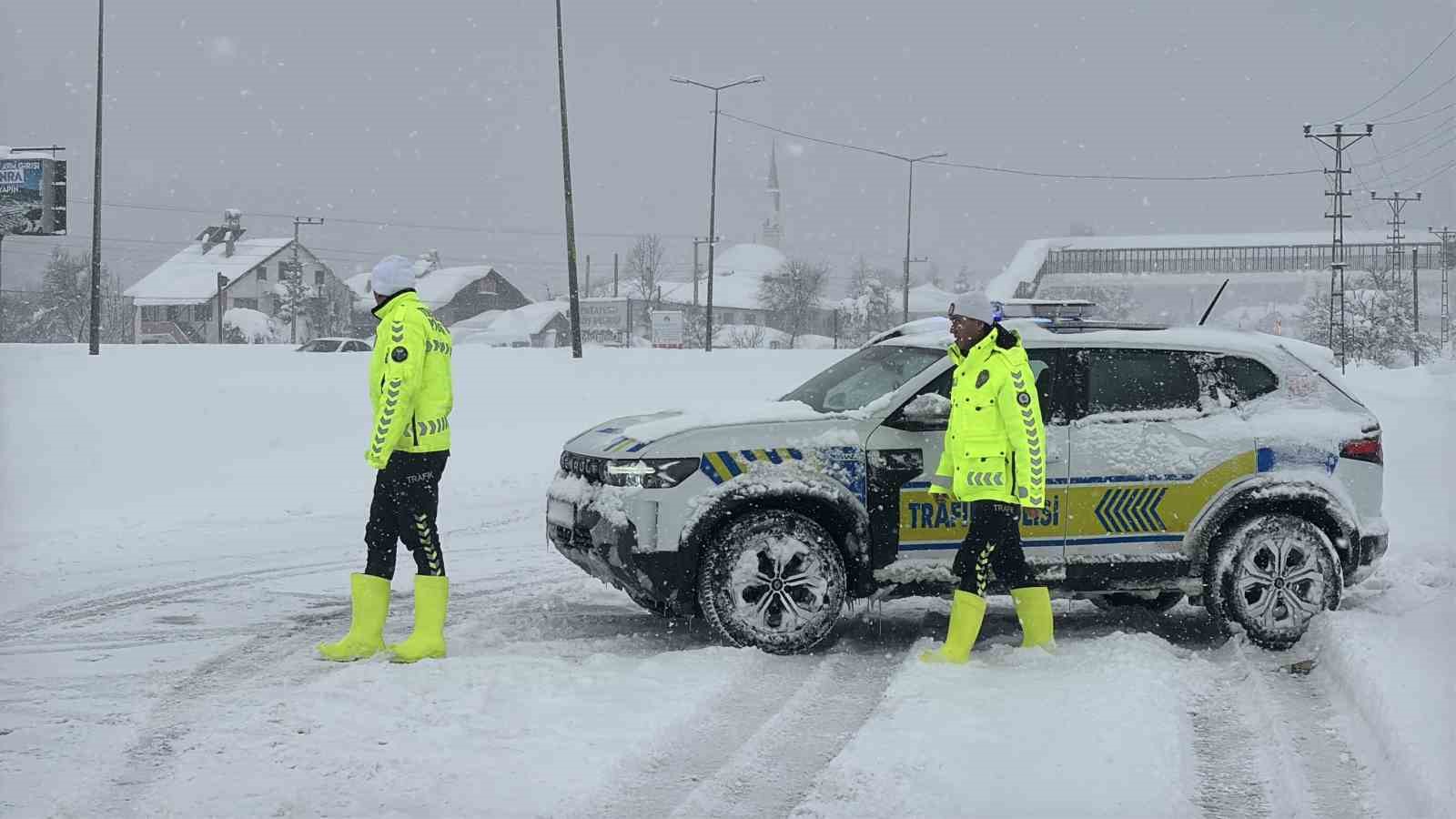 TEM ve D-100&rsquo;&uuml;n Bolu ge&ccedil;işi ağır taşıt trafiğine kapatıldı
