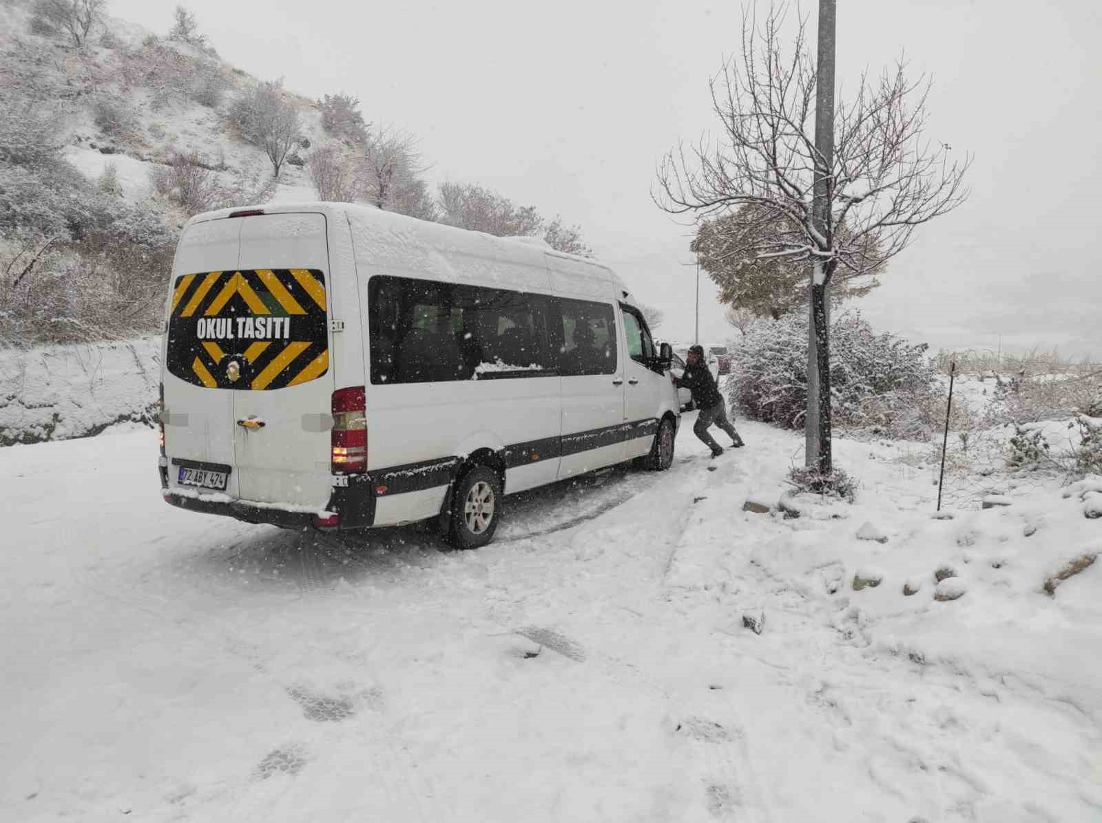 Batman’da kar esareti: 96 noktada mahsur kalma olayı yaşandı