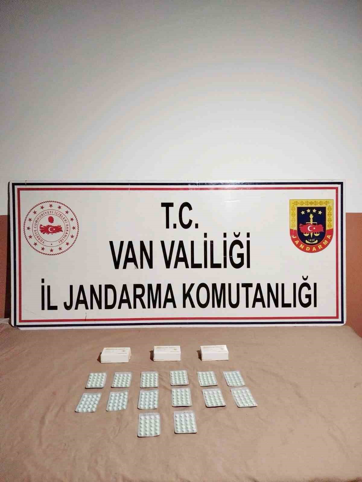 Başkale’de 280 adet sentetik hap ele geçirildi