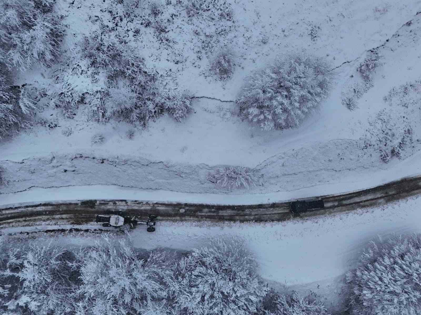 B&uuml;y&uuml;kşehirden 17 il&ccedil;ede karla m&uuml;cadele mesaisi: 346 mahalle yoluna m&uuml;dahale edildi
